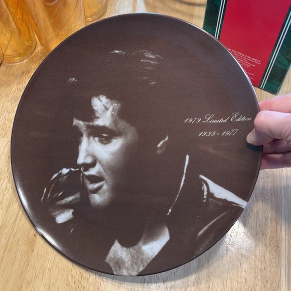 Elvis Plate - Picture 3 of 3
